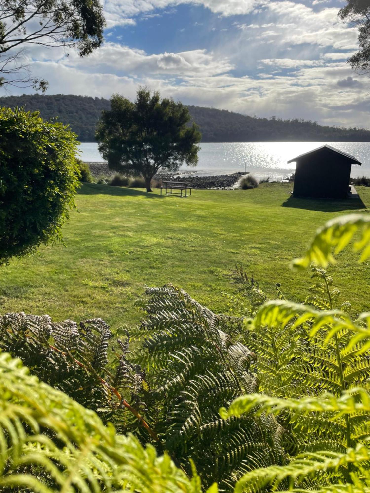 Abs By The Bay Guest House Taranna Exterior photo