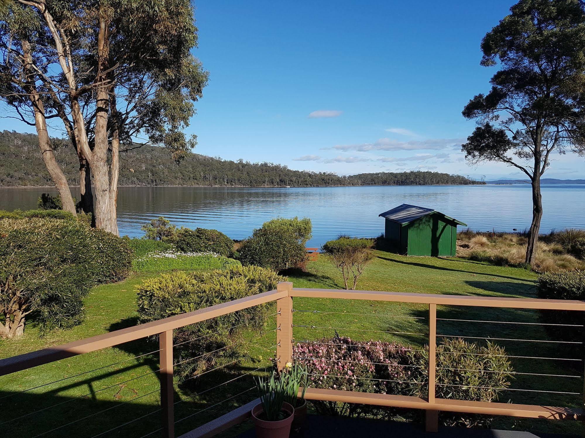 Abs By The Bay Guest House Taranna Exterior photo